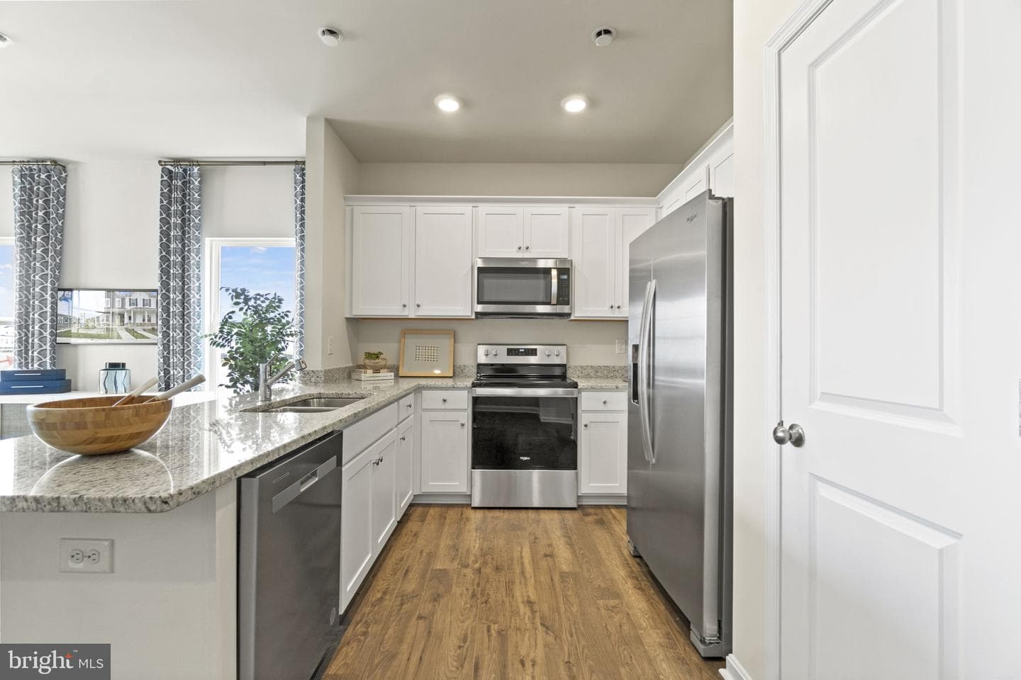 17378 Clark & York Boulevard photo 12