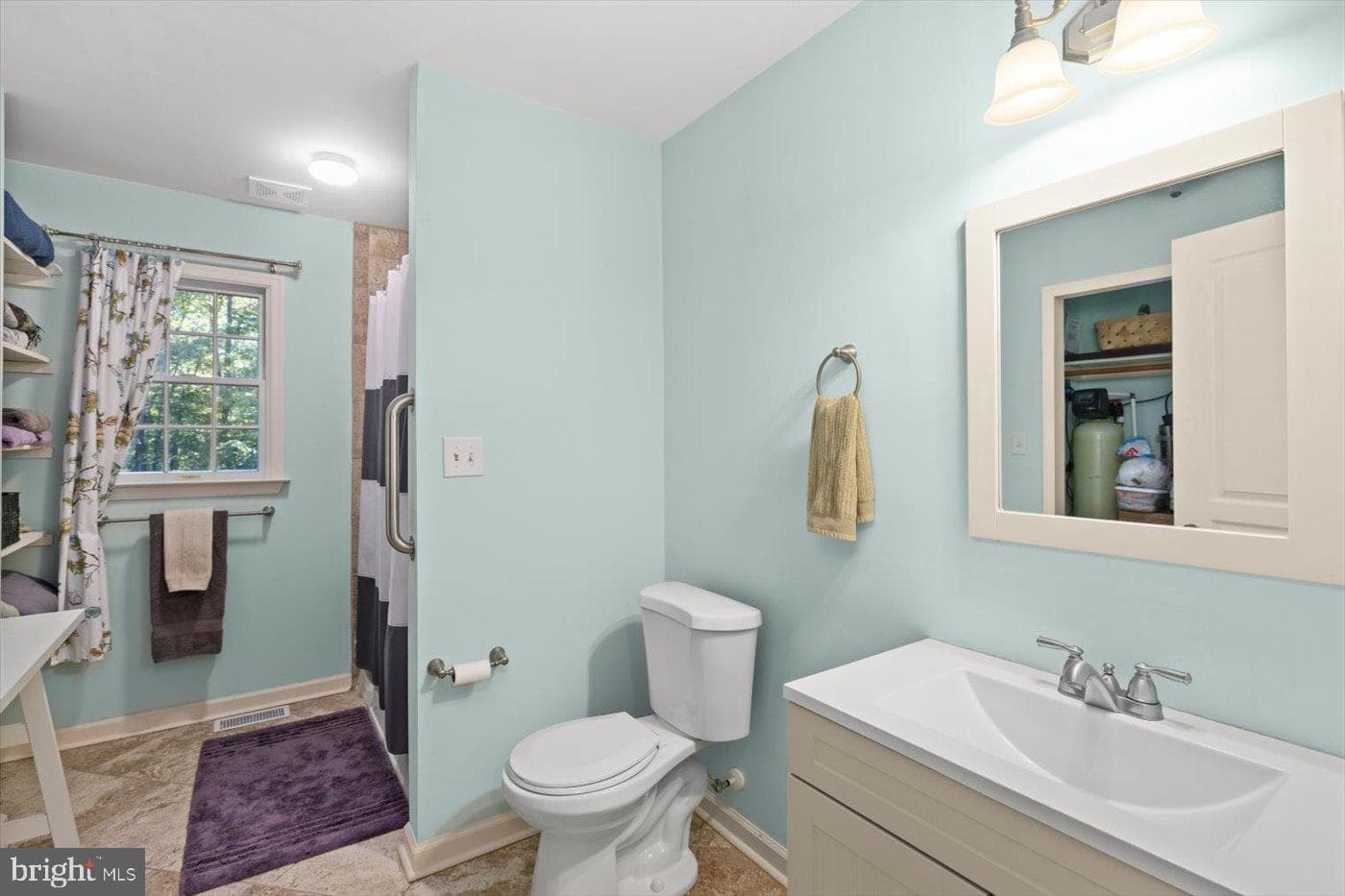 22617 Telegraph Road photo 29