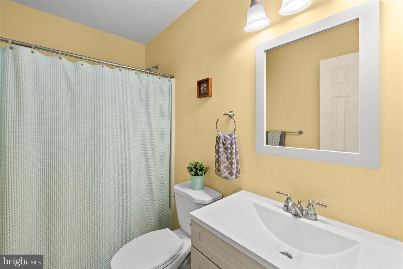 22617 Telegraph Road photo 30