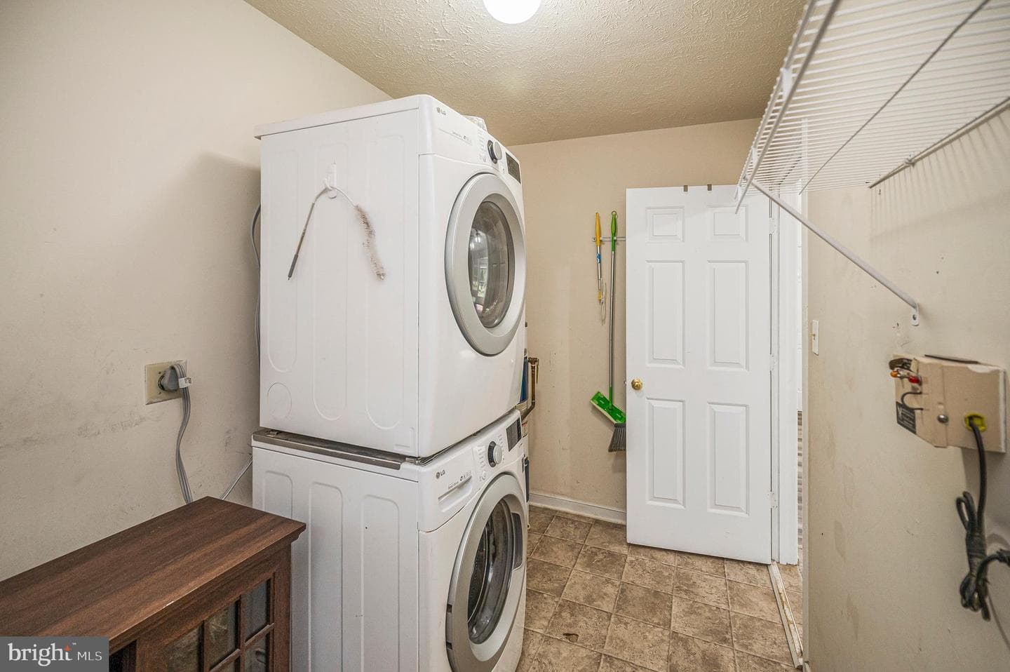 68 Albertson Court photo 11