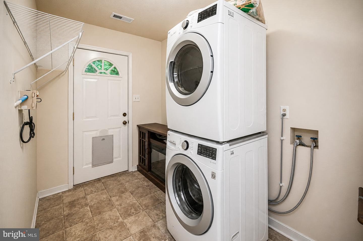 68 Albertson Court photo 12