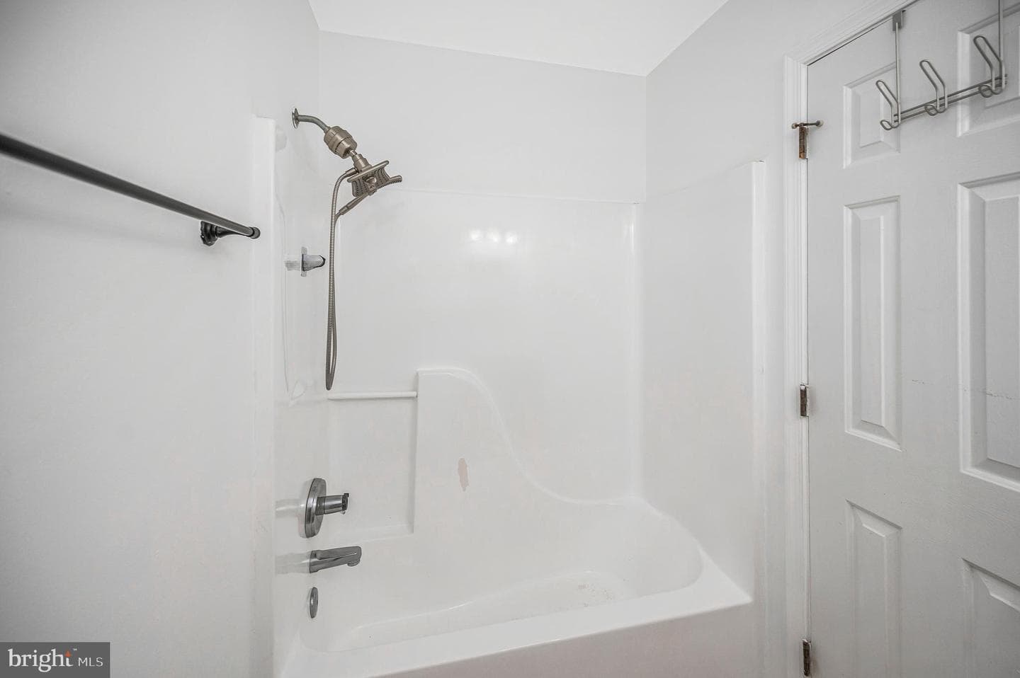 68 Albertson Court photo 20
