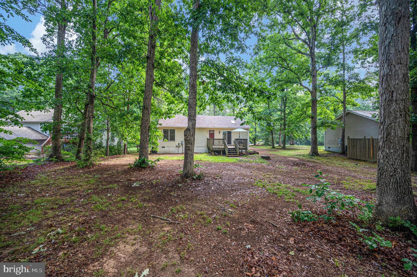 68 Albertson Court photo 27