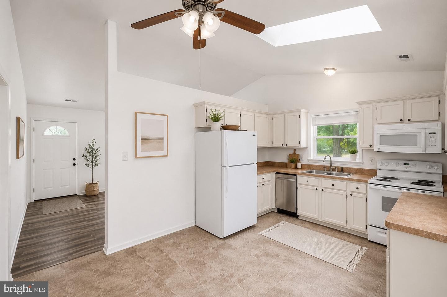 68 Albertson Court photo 7