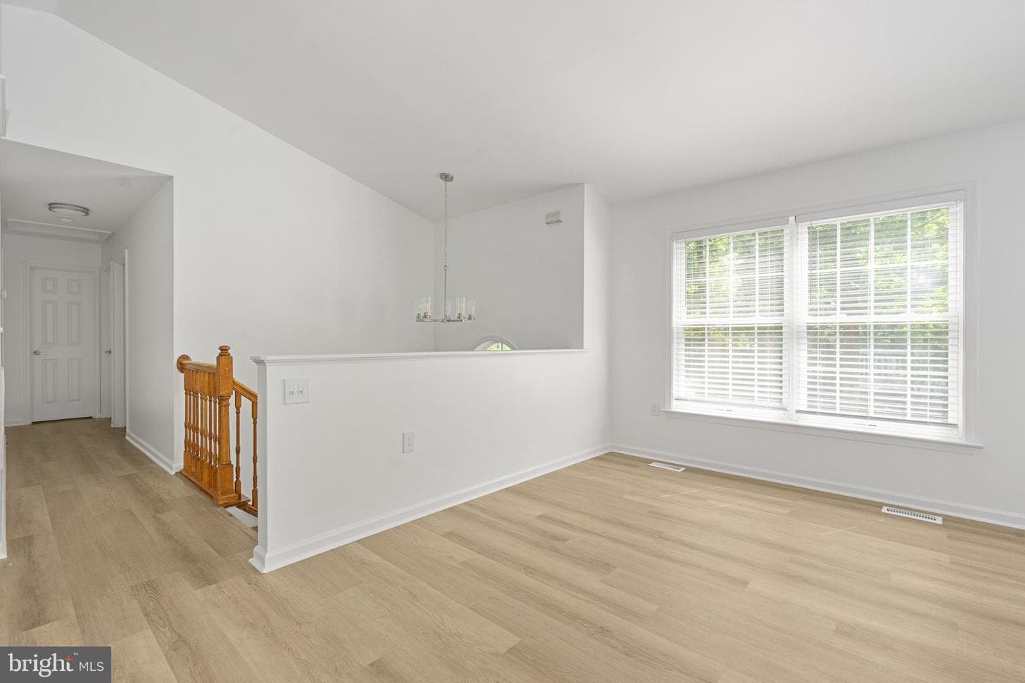 261 Manchester Drive photo 17