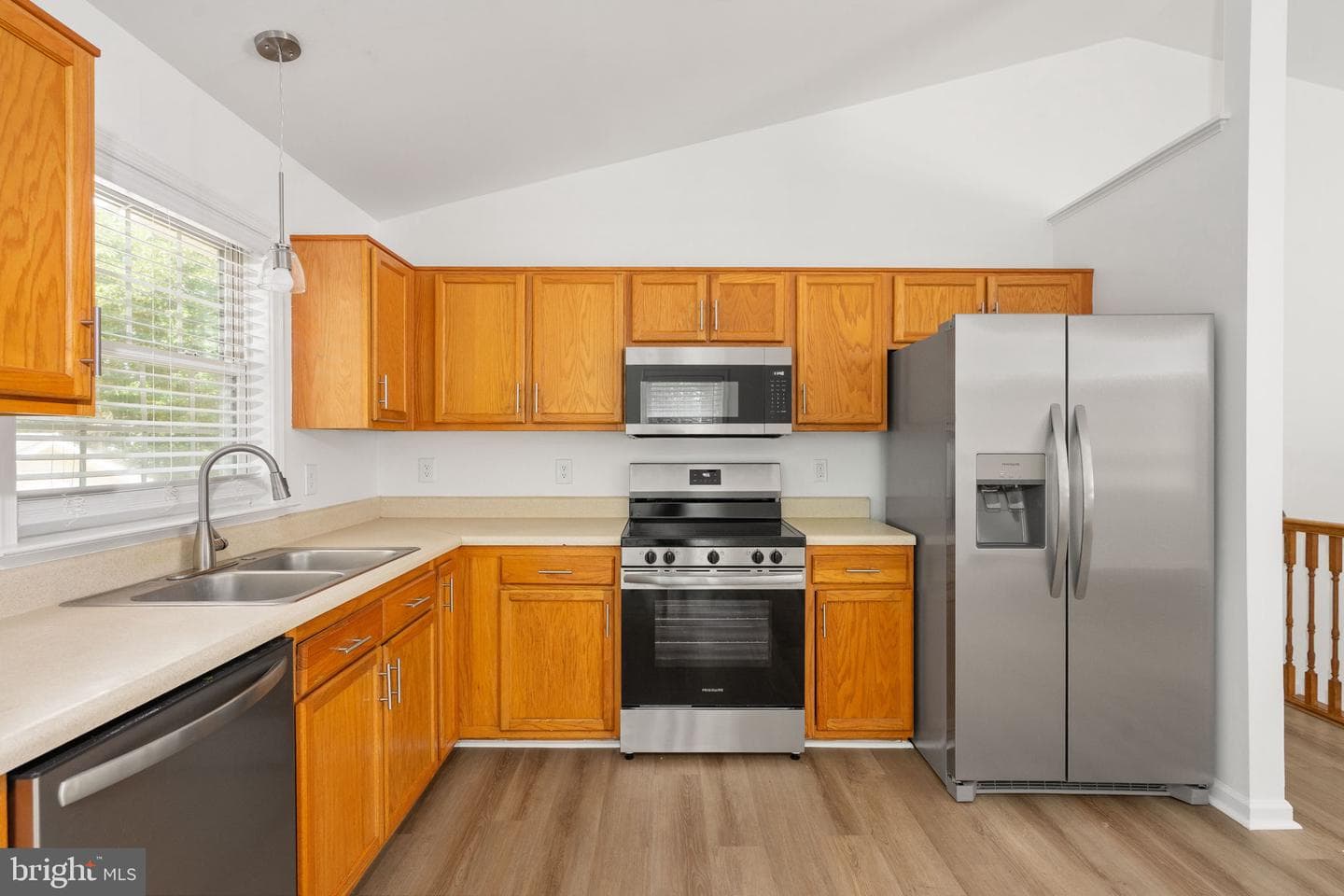 261 Manchester Drive photo 26