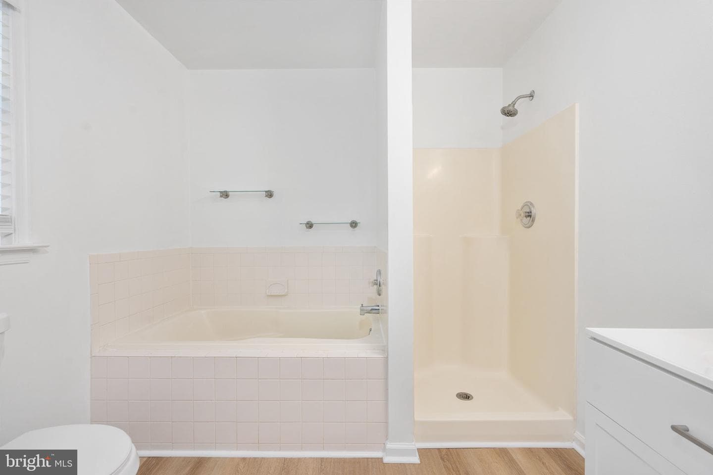 261 Manchester Drive photo 35