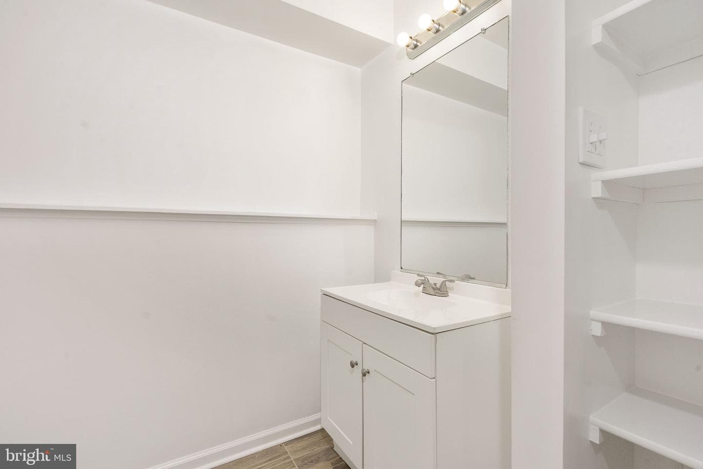 261 Manchester Drive photo 47