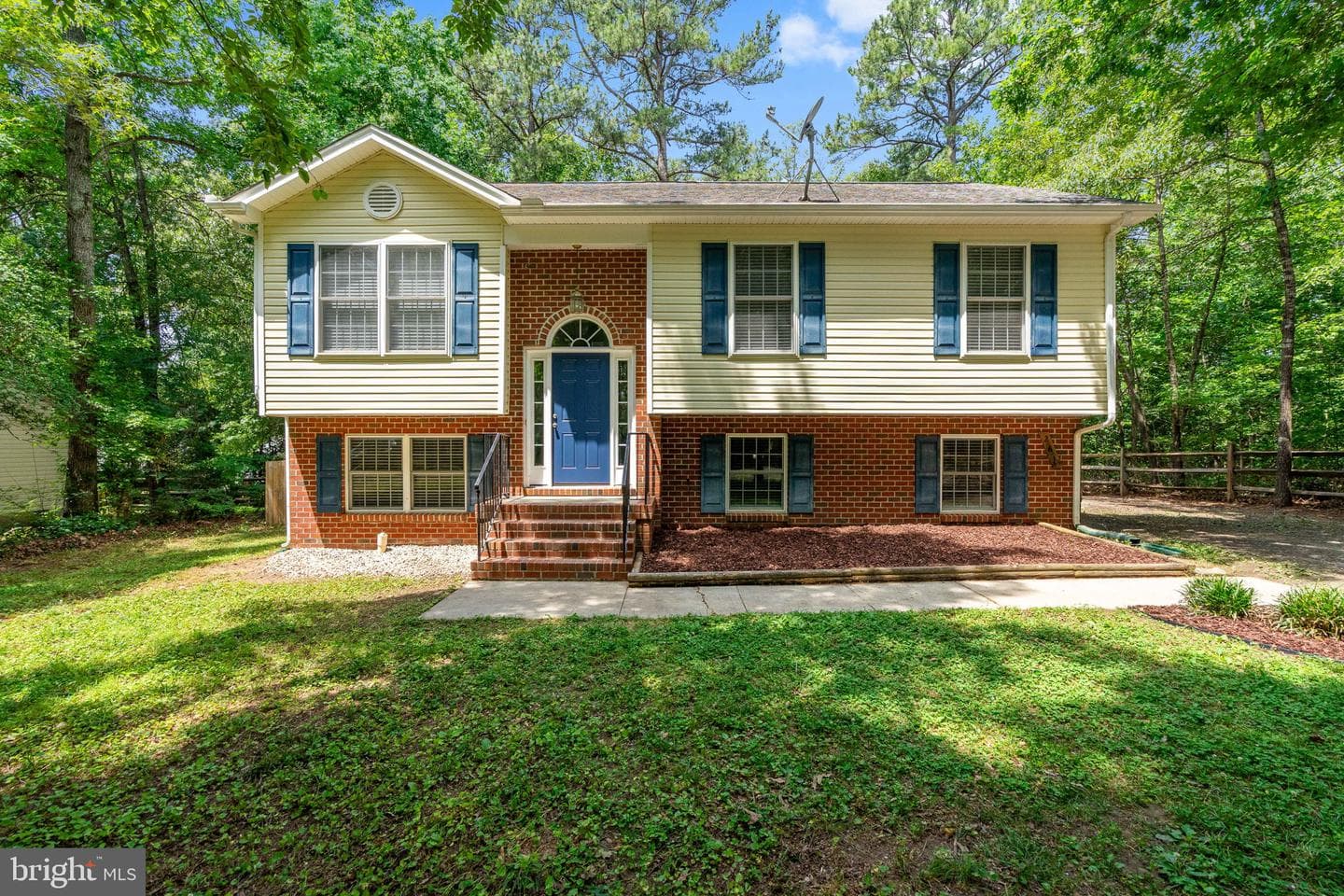 261 Manchester Drive photo 8