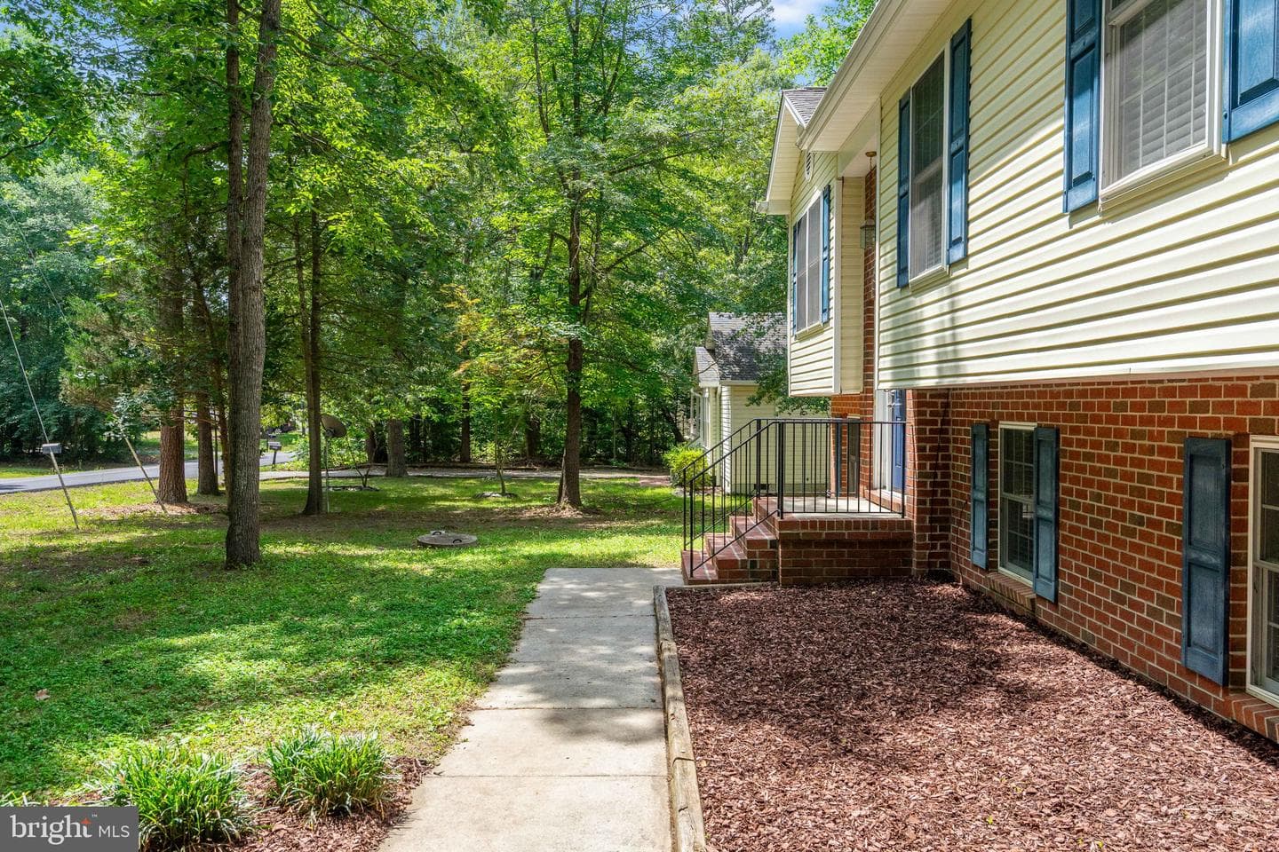 261 Manchester Drive photo 9