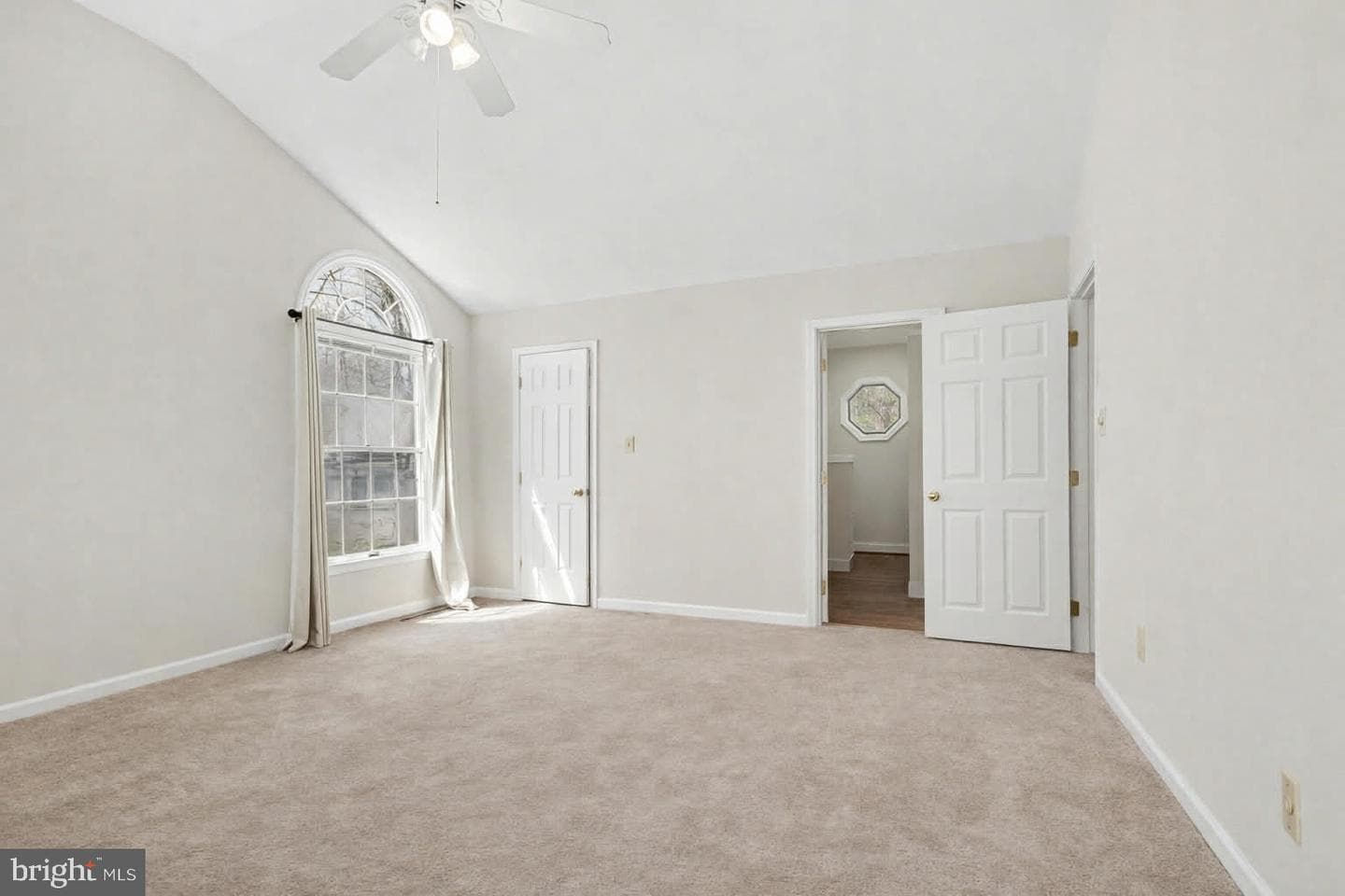 999 Lake Heritage Drive photo 23
