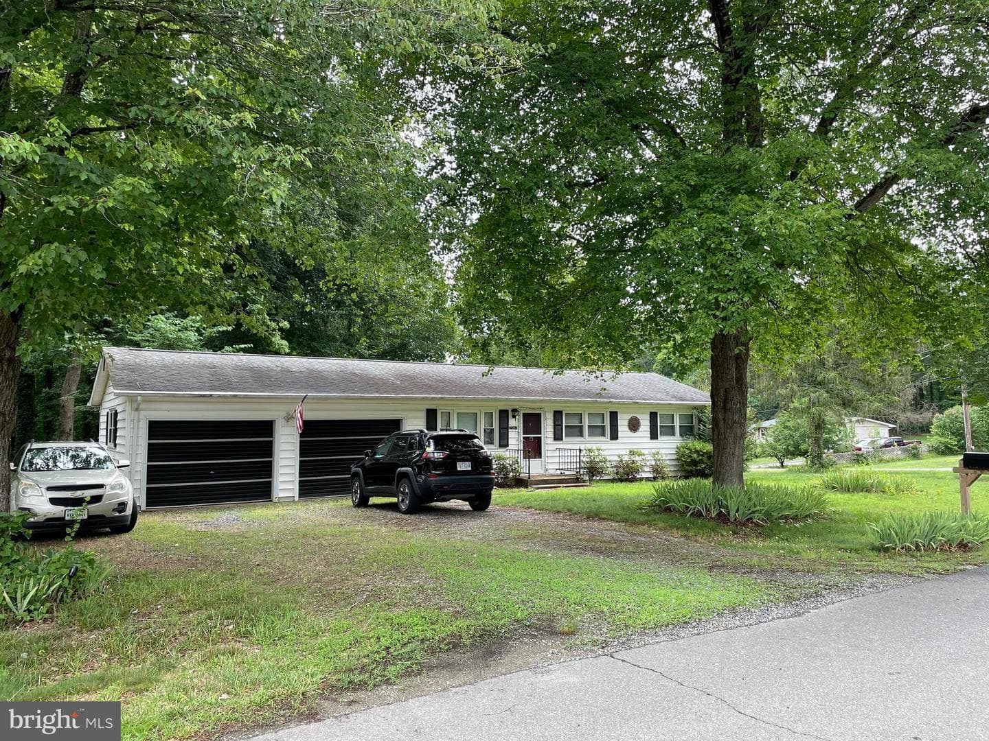 17047 Elm Street, Bowling Green