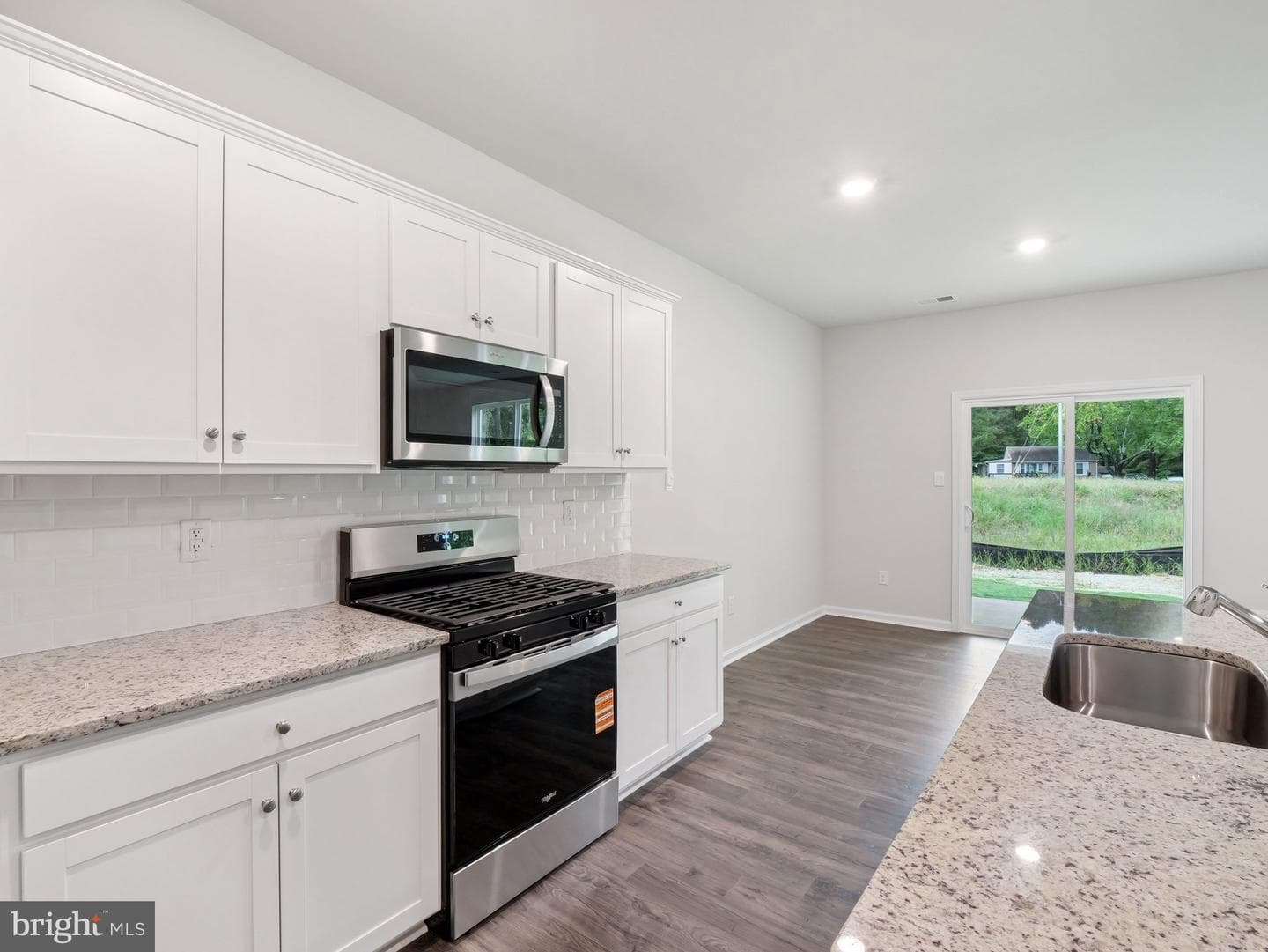 17417 Riverside Drive photo 4
