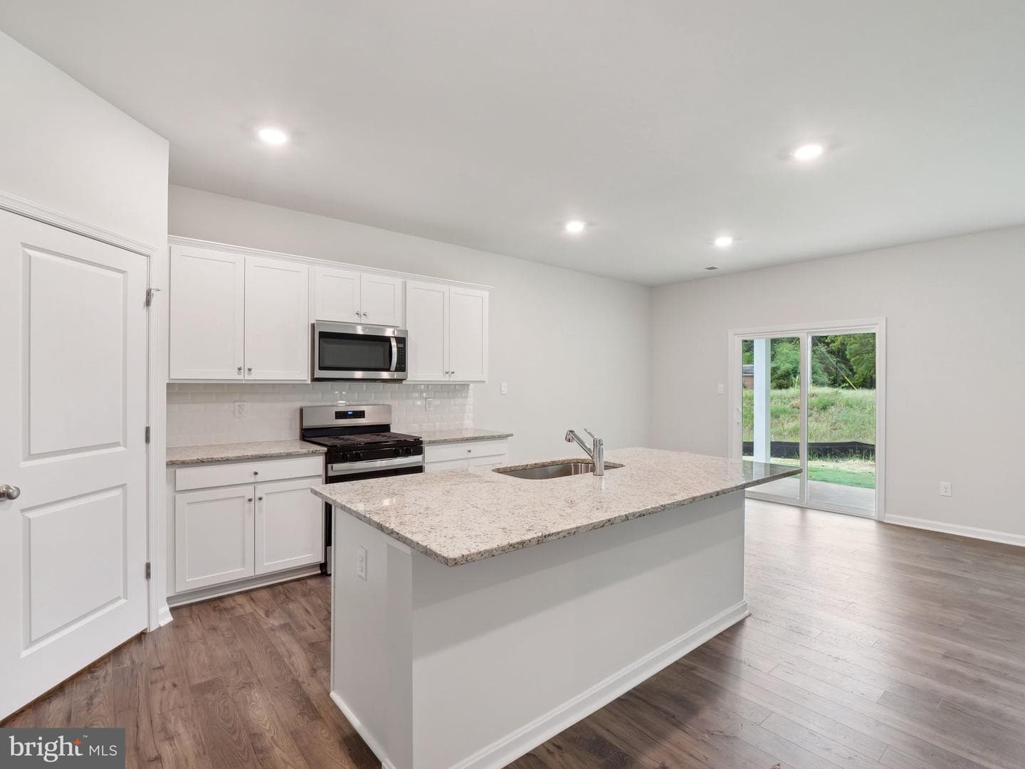 17417 Riverside Drive photo 5