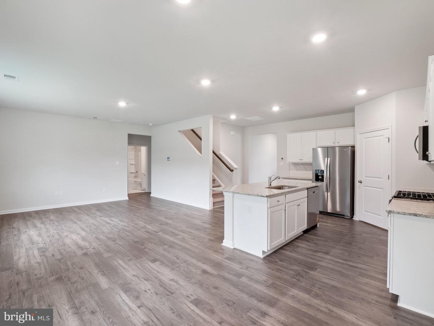 17417 Riverside Drive photo 6