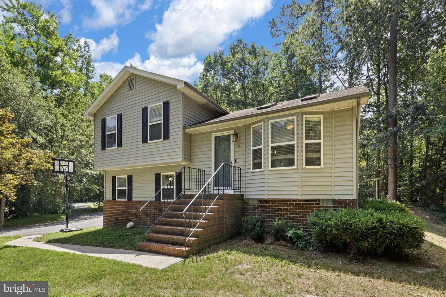 71 Lake Caroline Drive photo 3