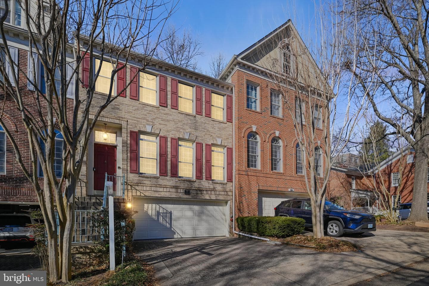 128 Rees Place photo 3