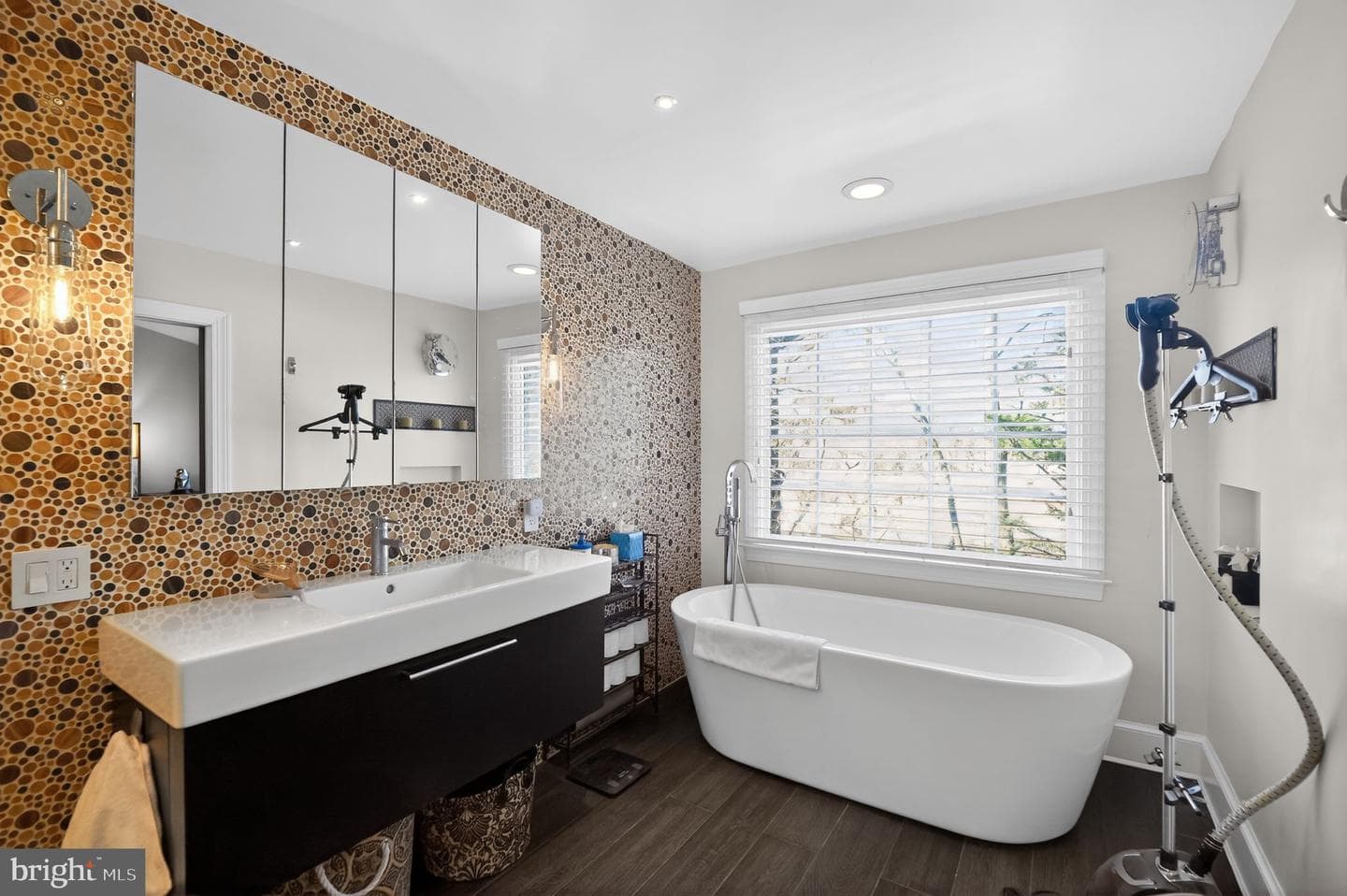 128 Rees Place photo 30