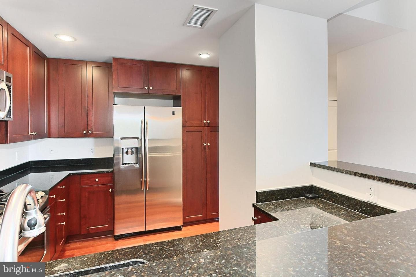 513 W Broad Street #711 photo 14