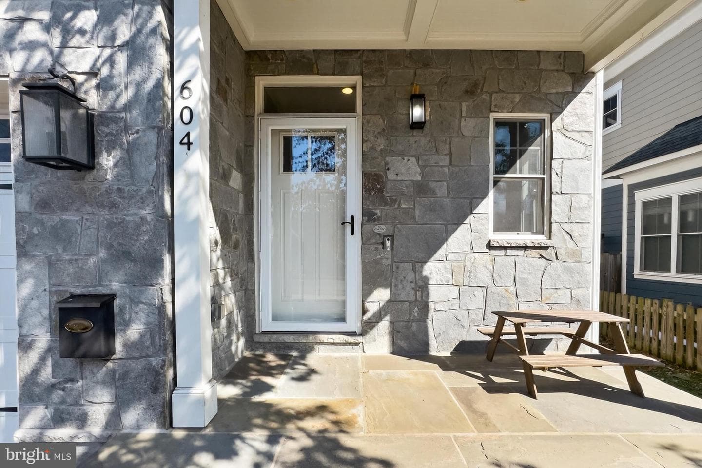 604 N Oak Street photo 2