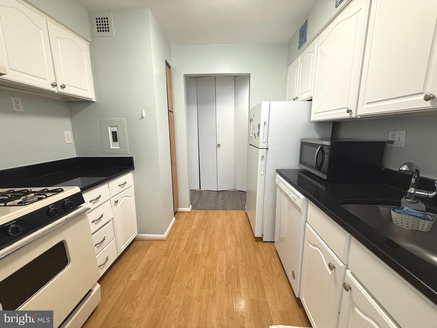 600 Roosevelt Boulevard #611 photo 2