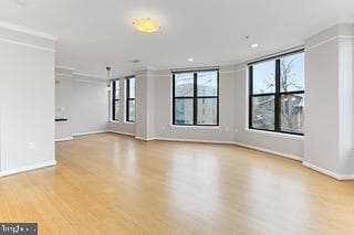 444 W Broad St photo 9