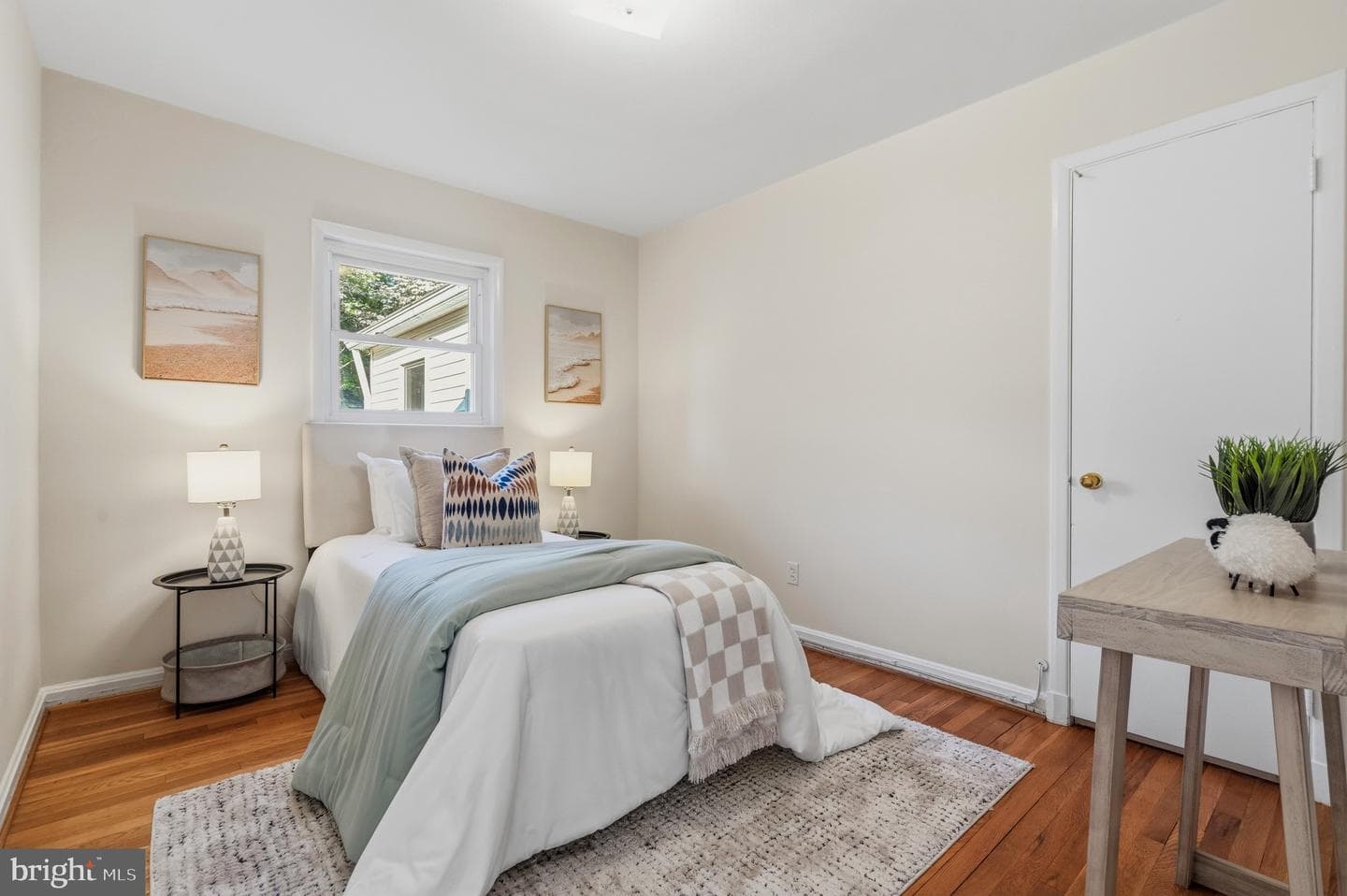 304 Rollins Street photo 15
