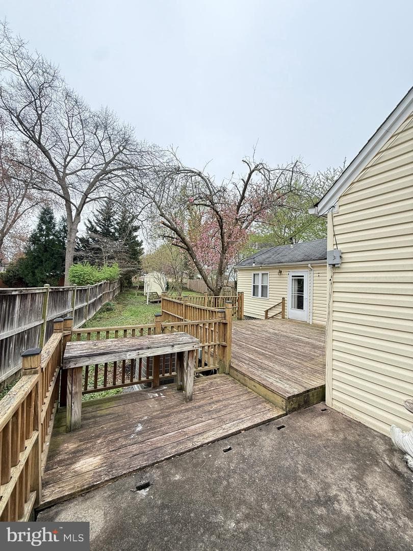 115 S Spring Street photo 32
