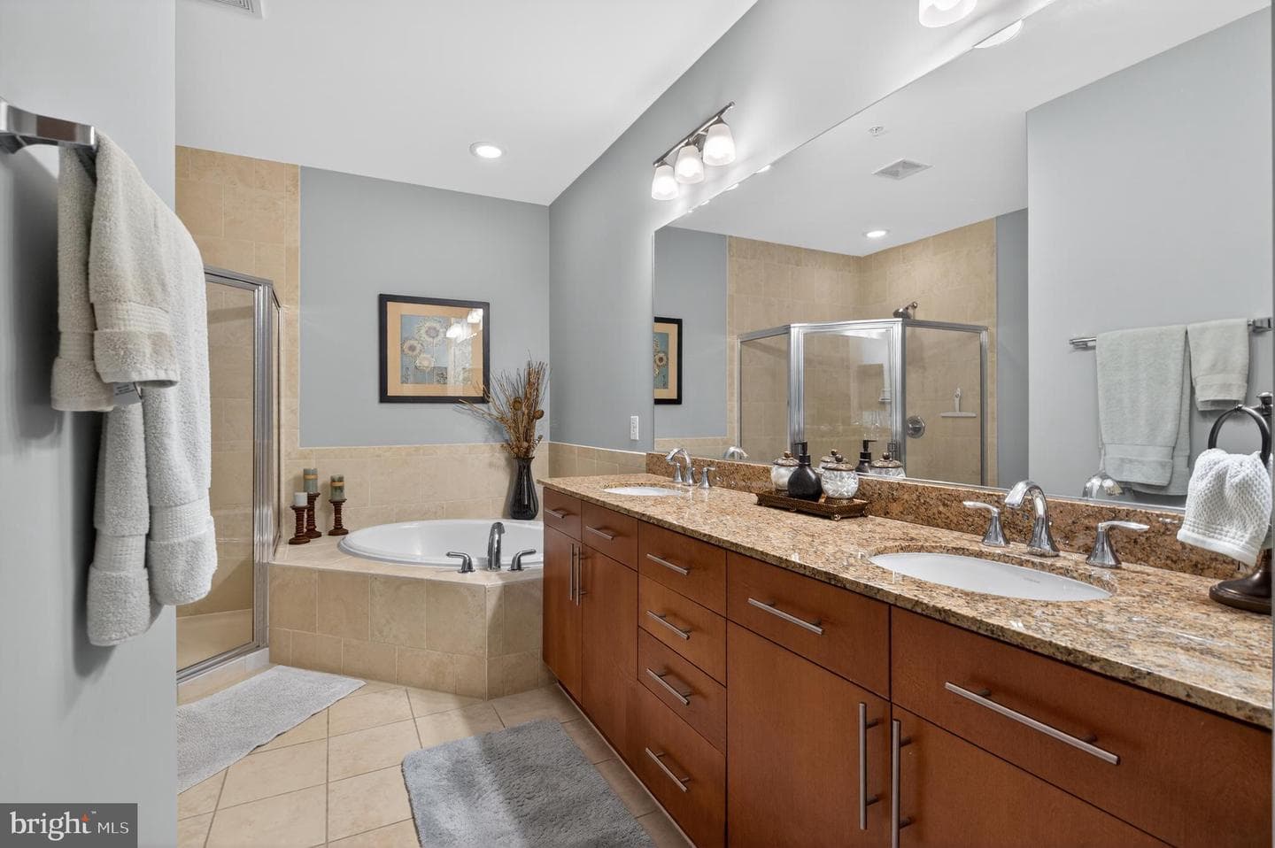 444 W Broad Street #230 photo 13
