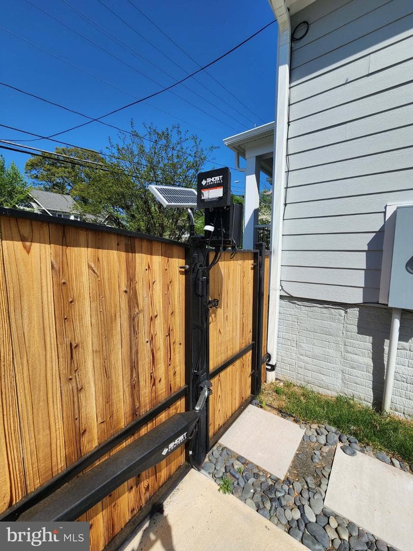 309 N Spring Street photo 12
