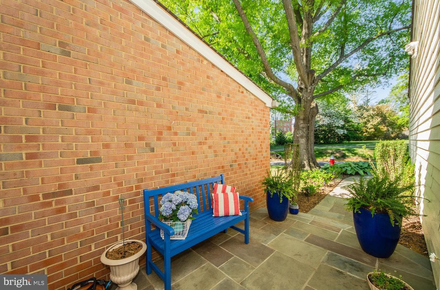 1002 Steeples Court photo 3