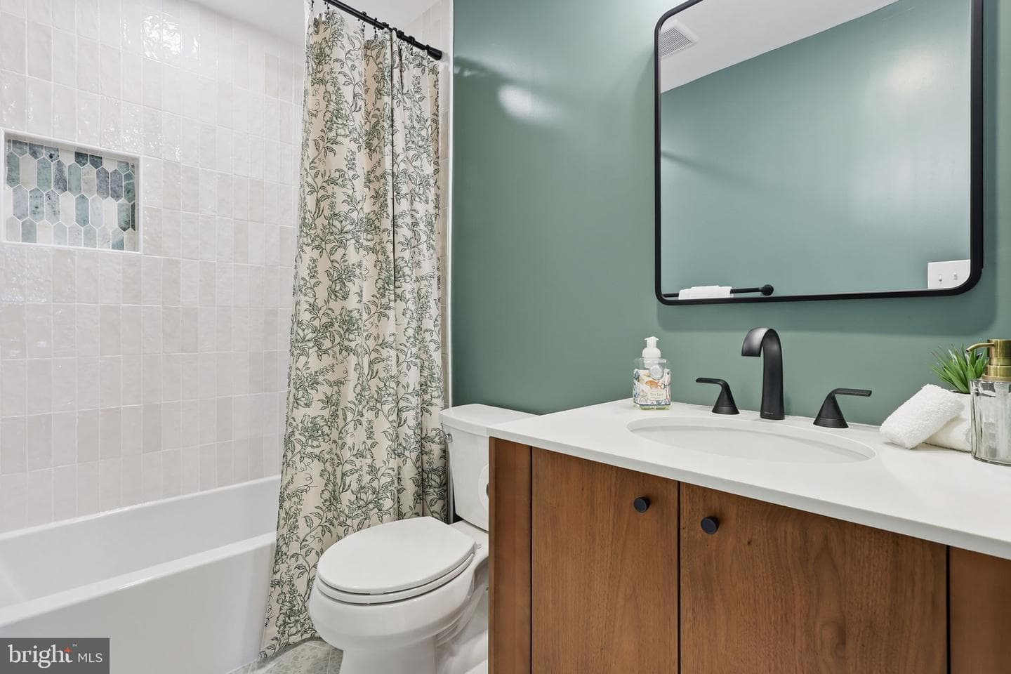 503 Dorchester Road photo 16