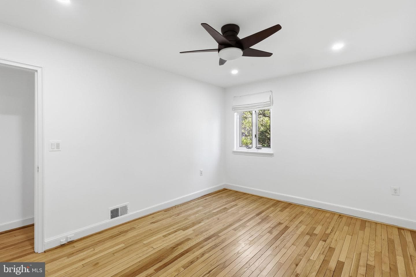 503 Dorchester Road photo 33