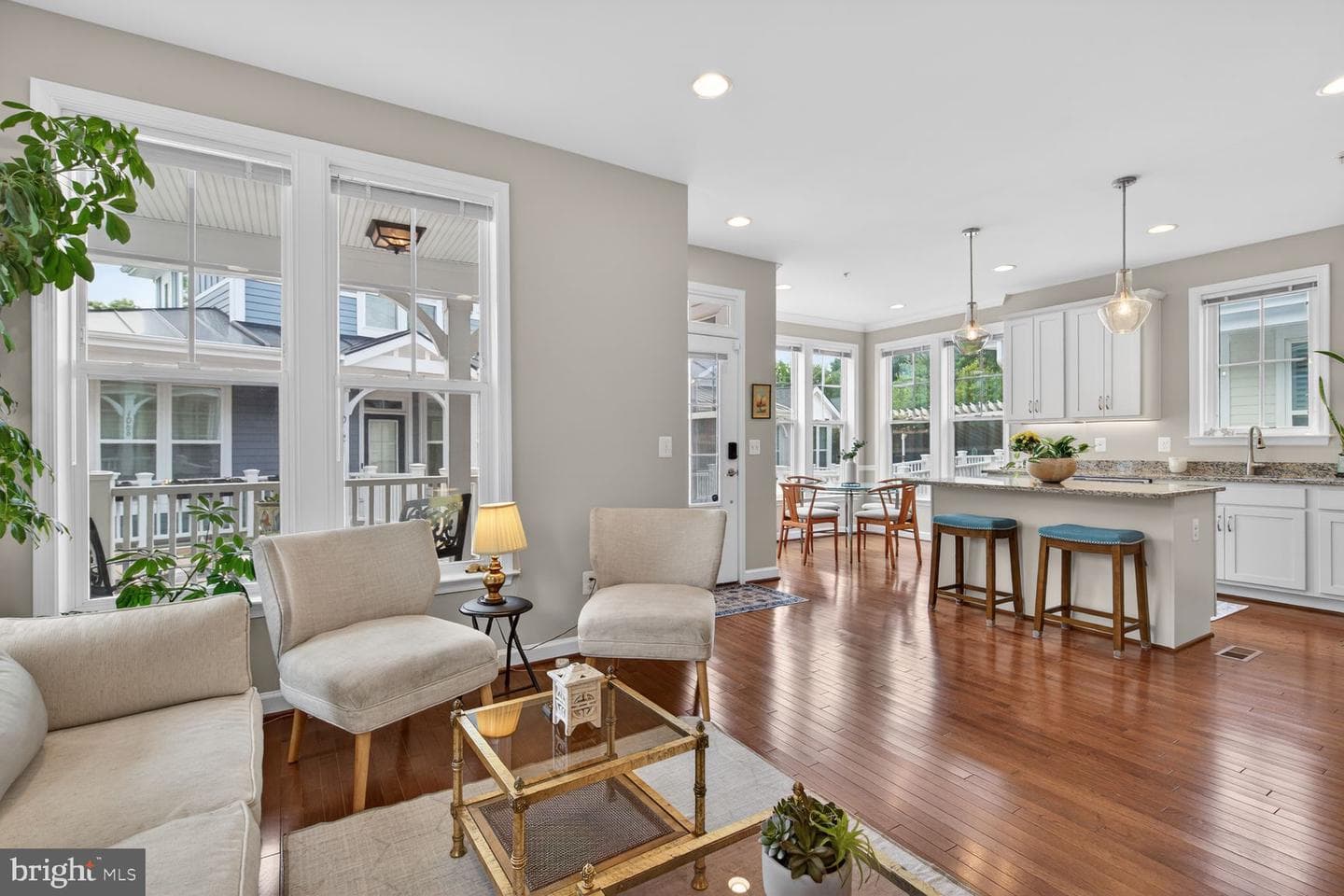 1006 Railroad Avenue photo 3
