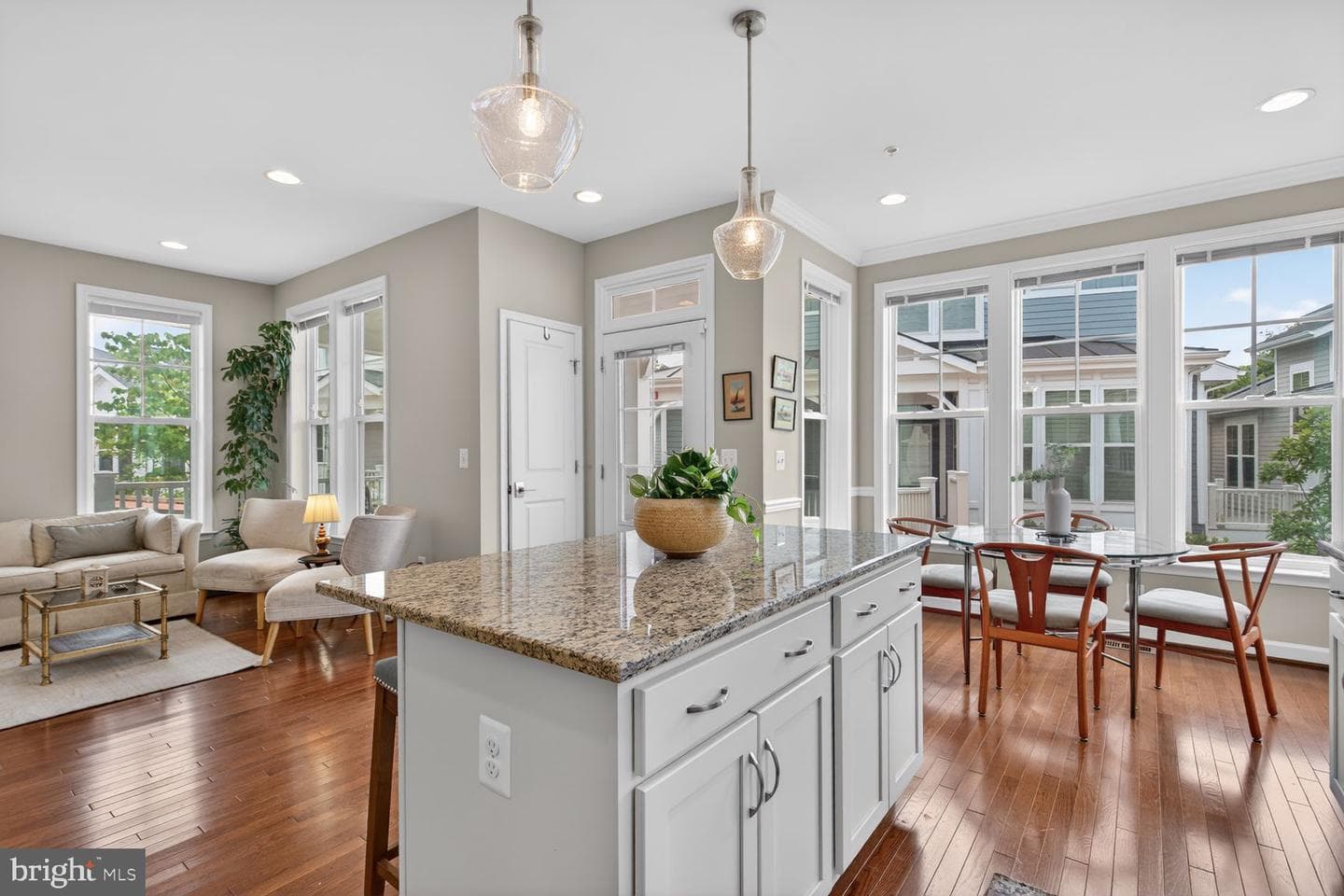 1006 Railroad Avenue photo 4