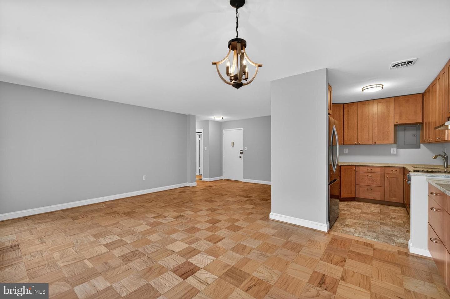 200 N Maple Avenue #206 photo 3