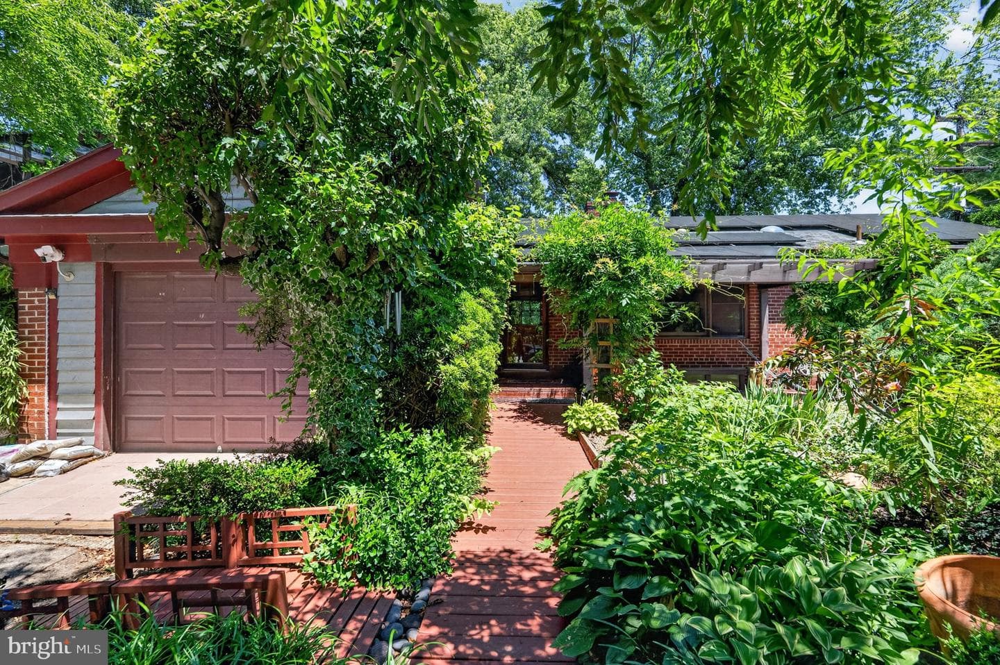997 N Sycamore Street, Falls Church