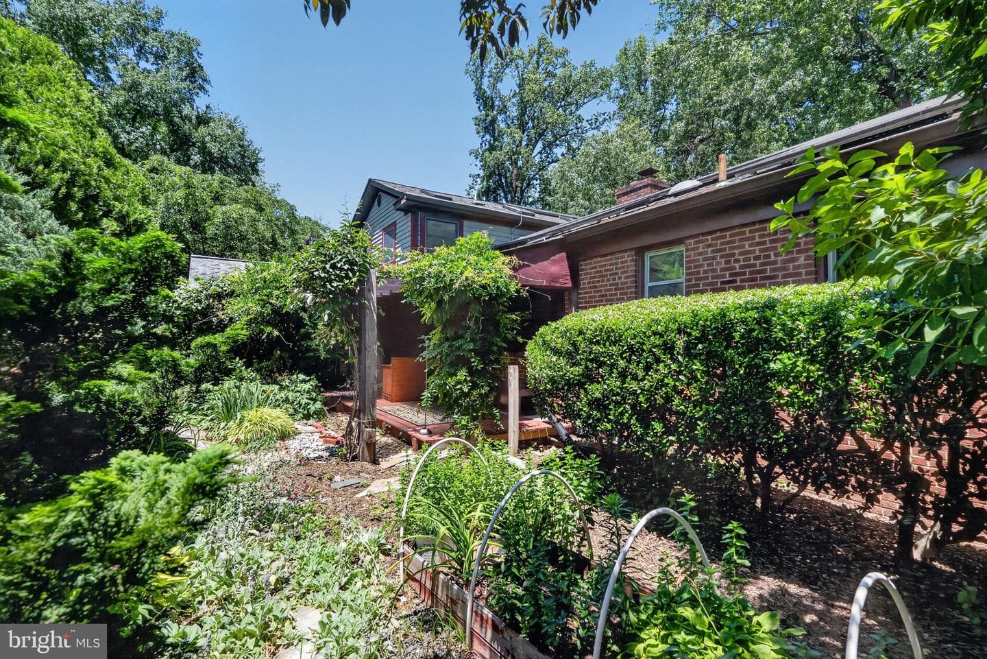997 N Sycamore Street, Falls Church