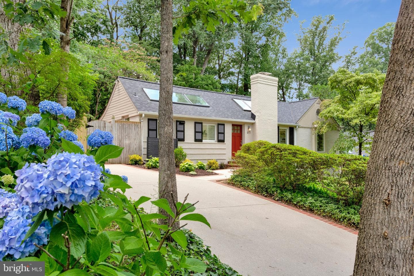 415 Poplar Drive photo 2