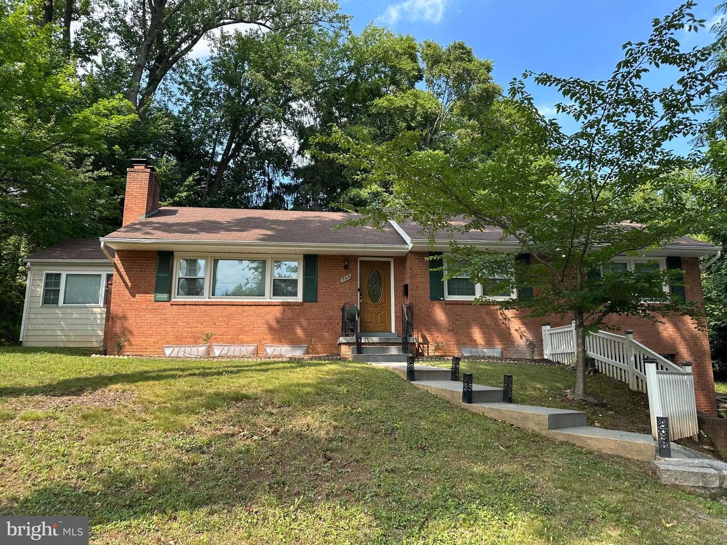 709 E Broad Street, Falls Church