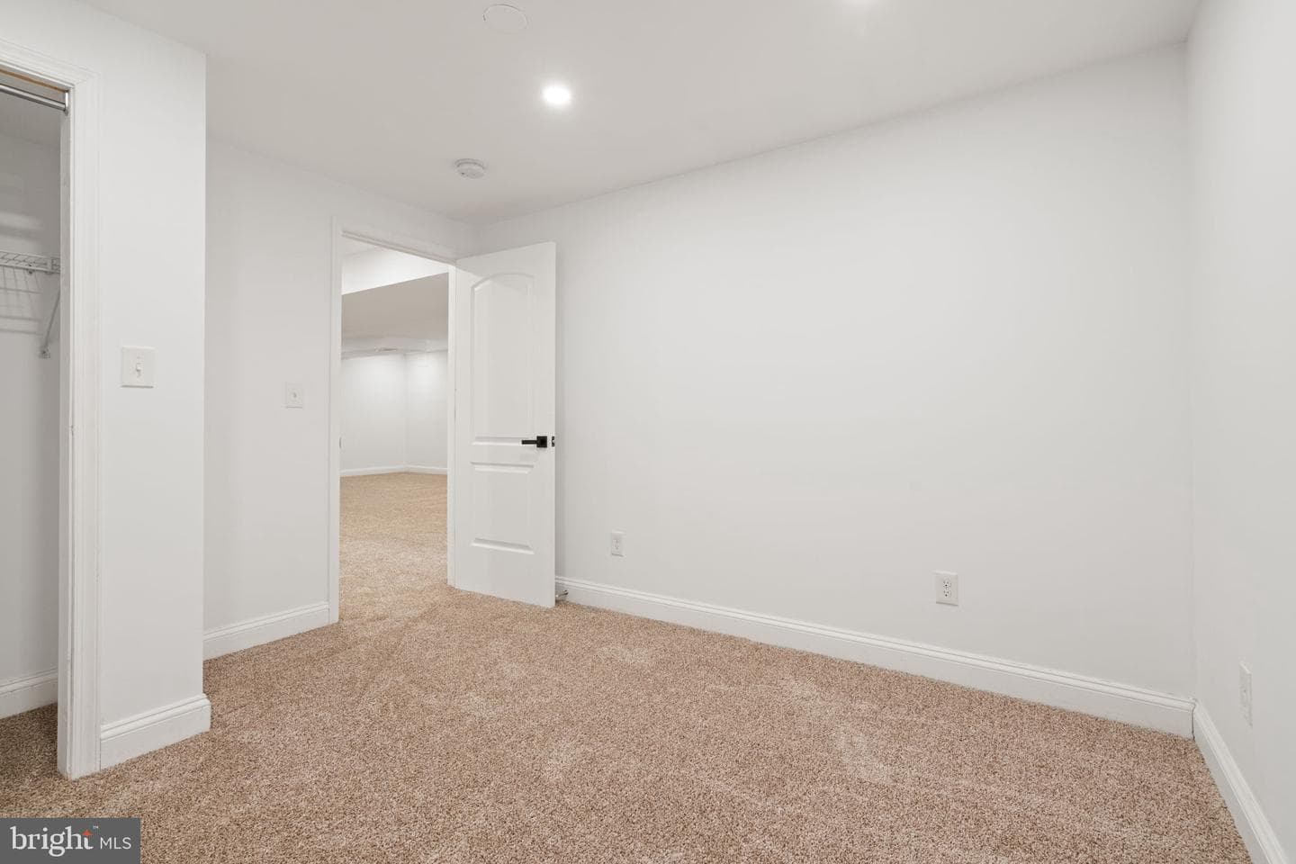 709 E Broad Street photo 32