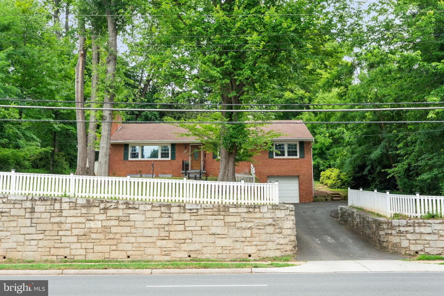 709 E Broad Street photo 39
