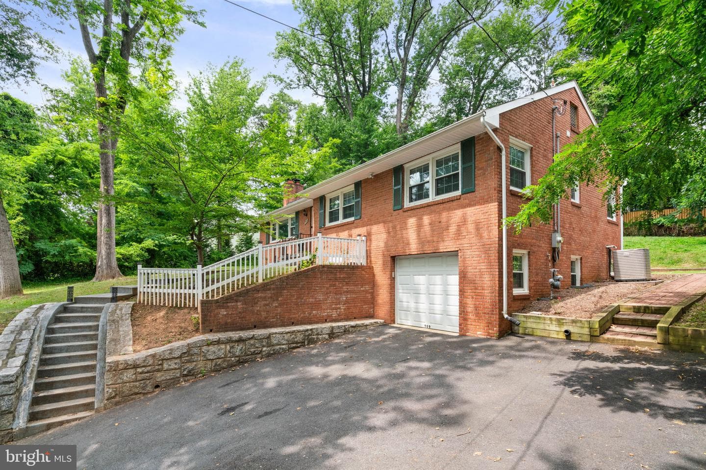 709 E Broad Street photo 40
