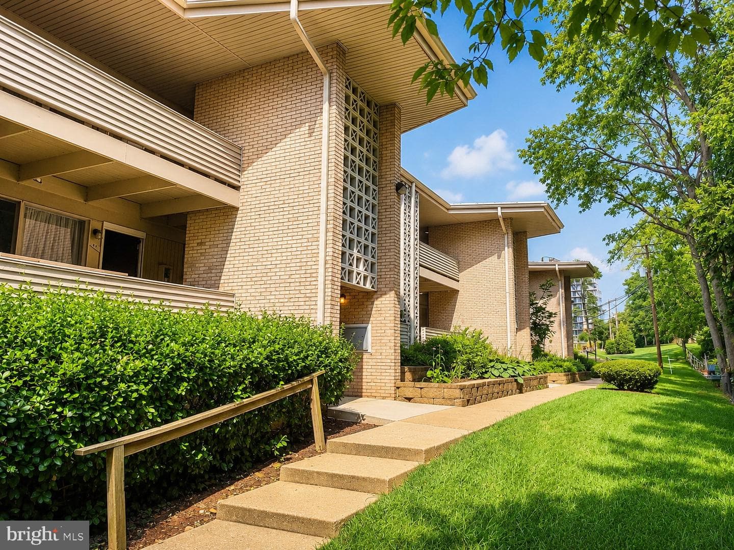 142 Birch St # C-5, Falls Church