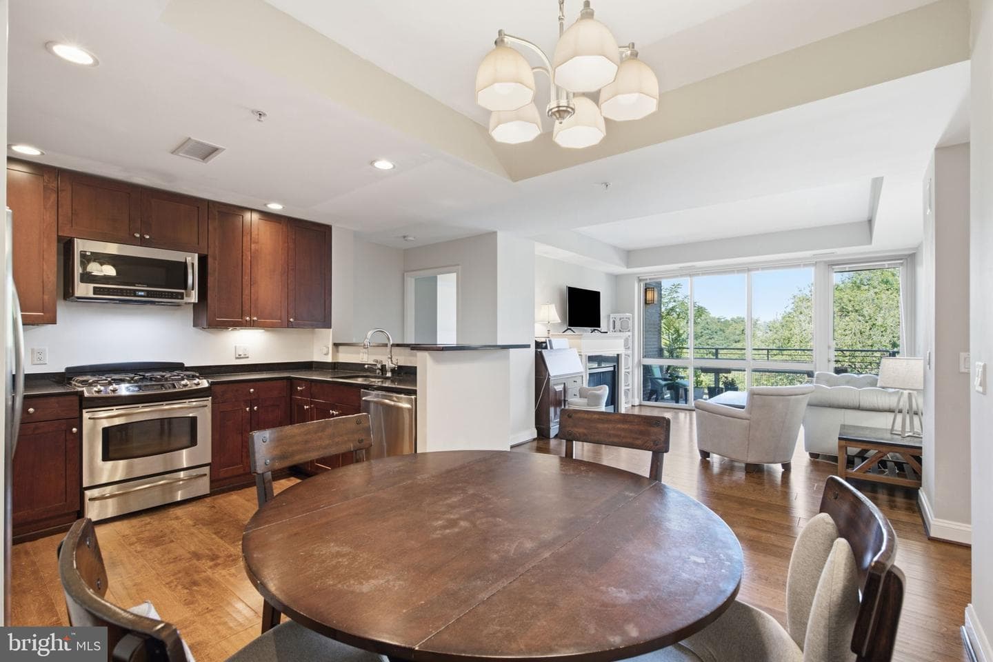 513 W Broad Street #605 photo 12