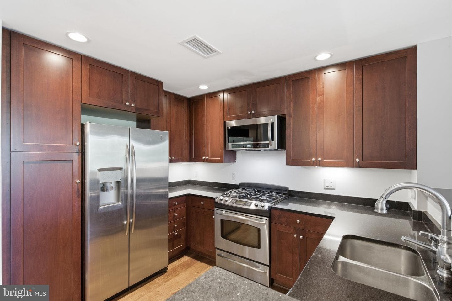 513 W Broad Street #605 photo 13
