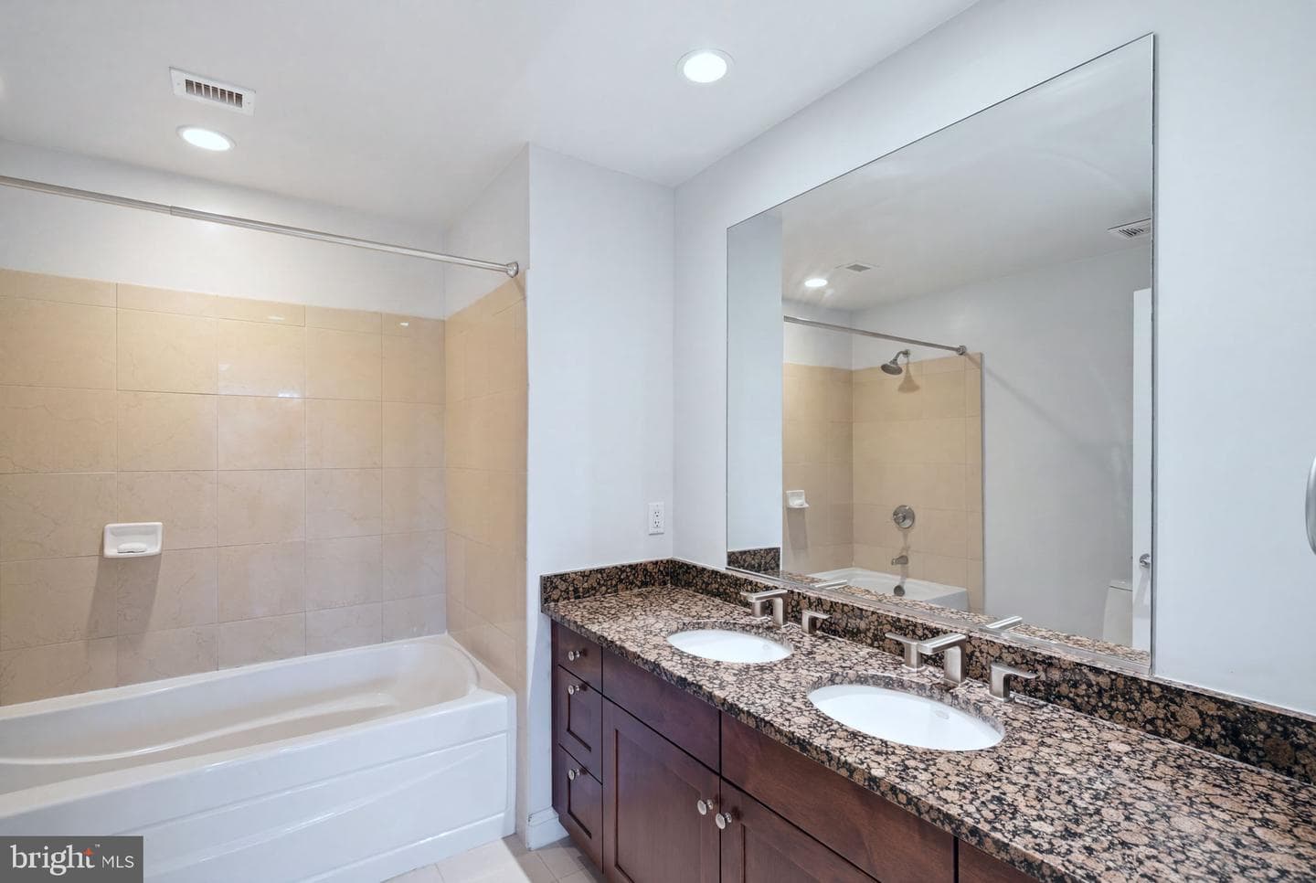 513 W Broad Street #605 photo 19