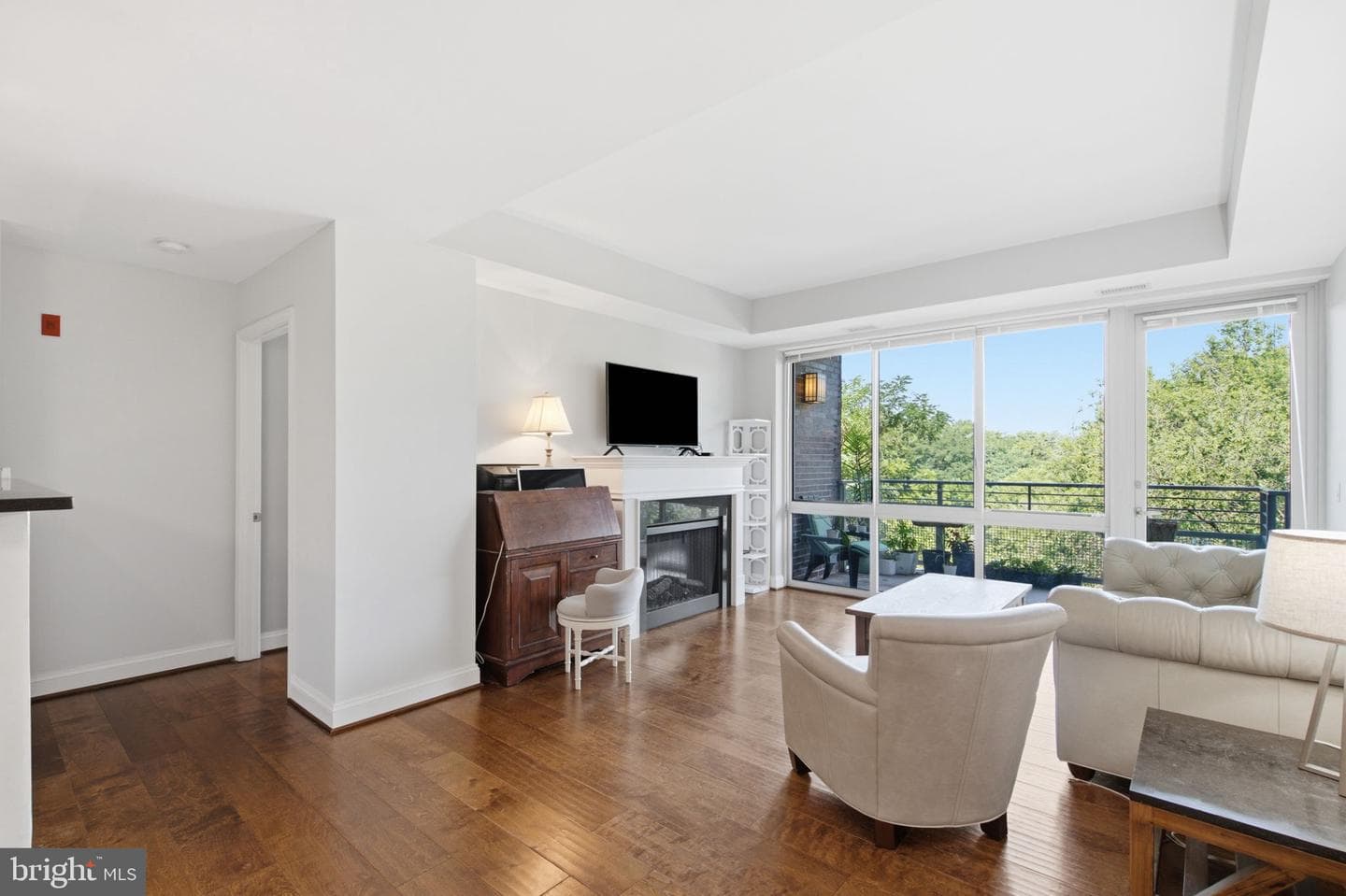 513 W Broad Street #605 photo 6