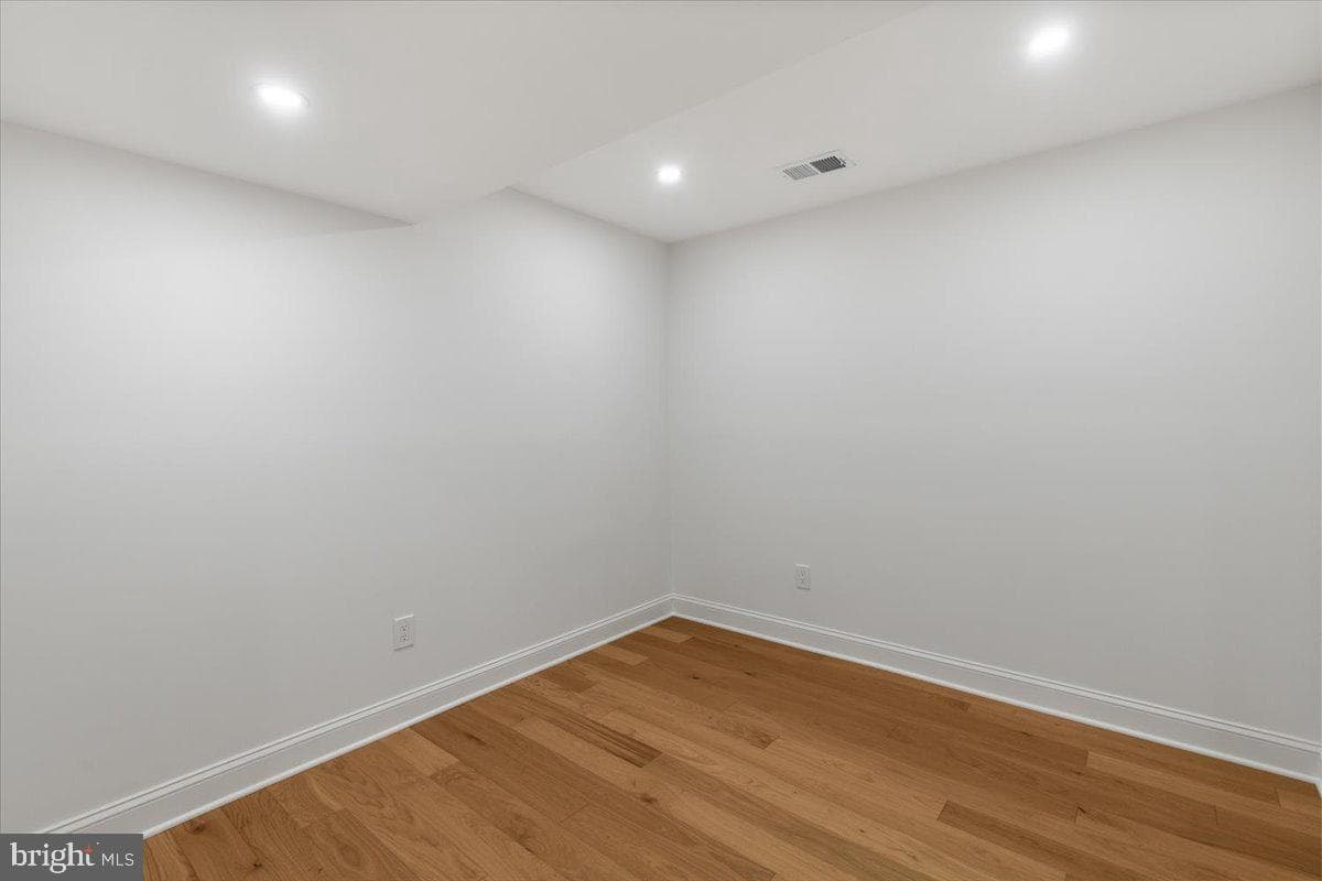 285 Gundry Drive photo 32