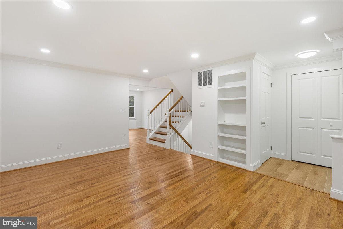 285 Gundry Drive photo 6